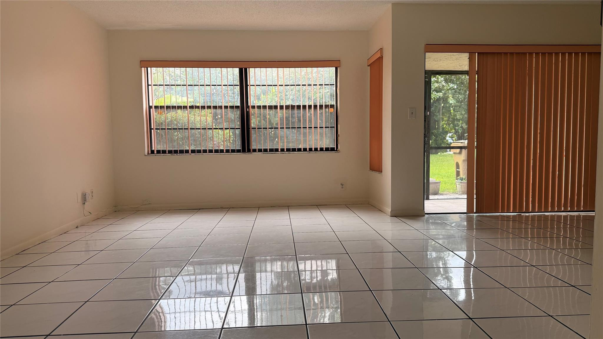 22 Laredo Place Davie, FL 33324 - Photo 2 of 13 Photo 2