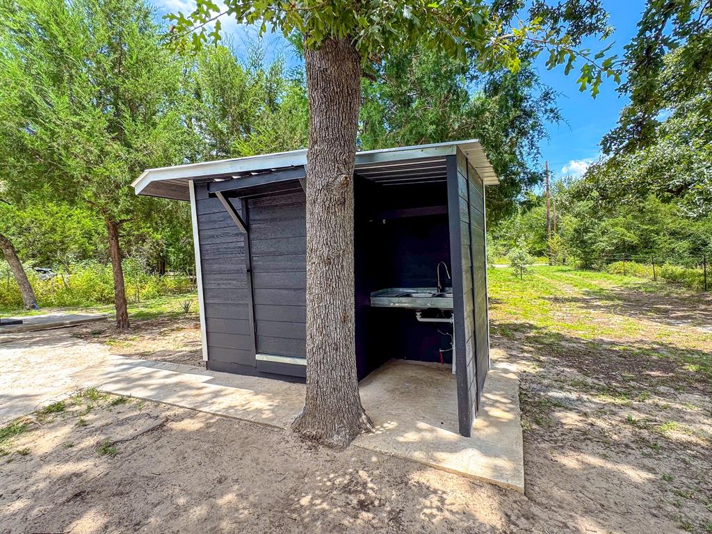 325 Fcr, Unit 1211 Fairfield, TX 75840 - Photo 27 of 28 a view of a house with a yard