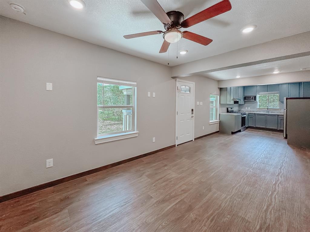 325 Fcr, Unit 1211 Fairfield, TX 75840 - Photo 7 of 28 a view of an empty room with a window