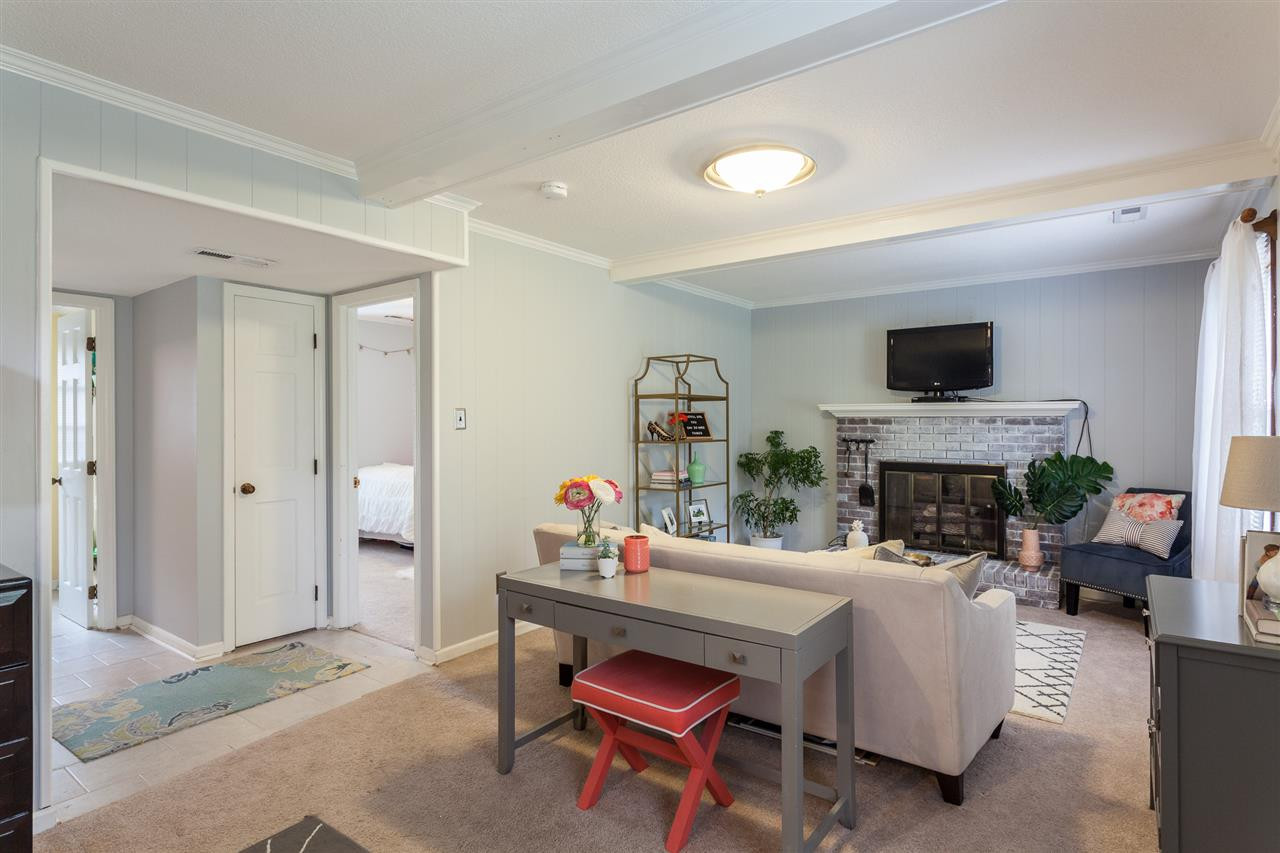 337 East Millbrook Road Raleigh, NC 27609 - Photo 17 of 30 Family Room