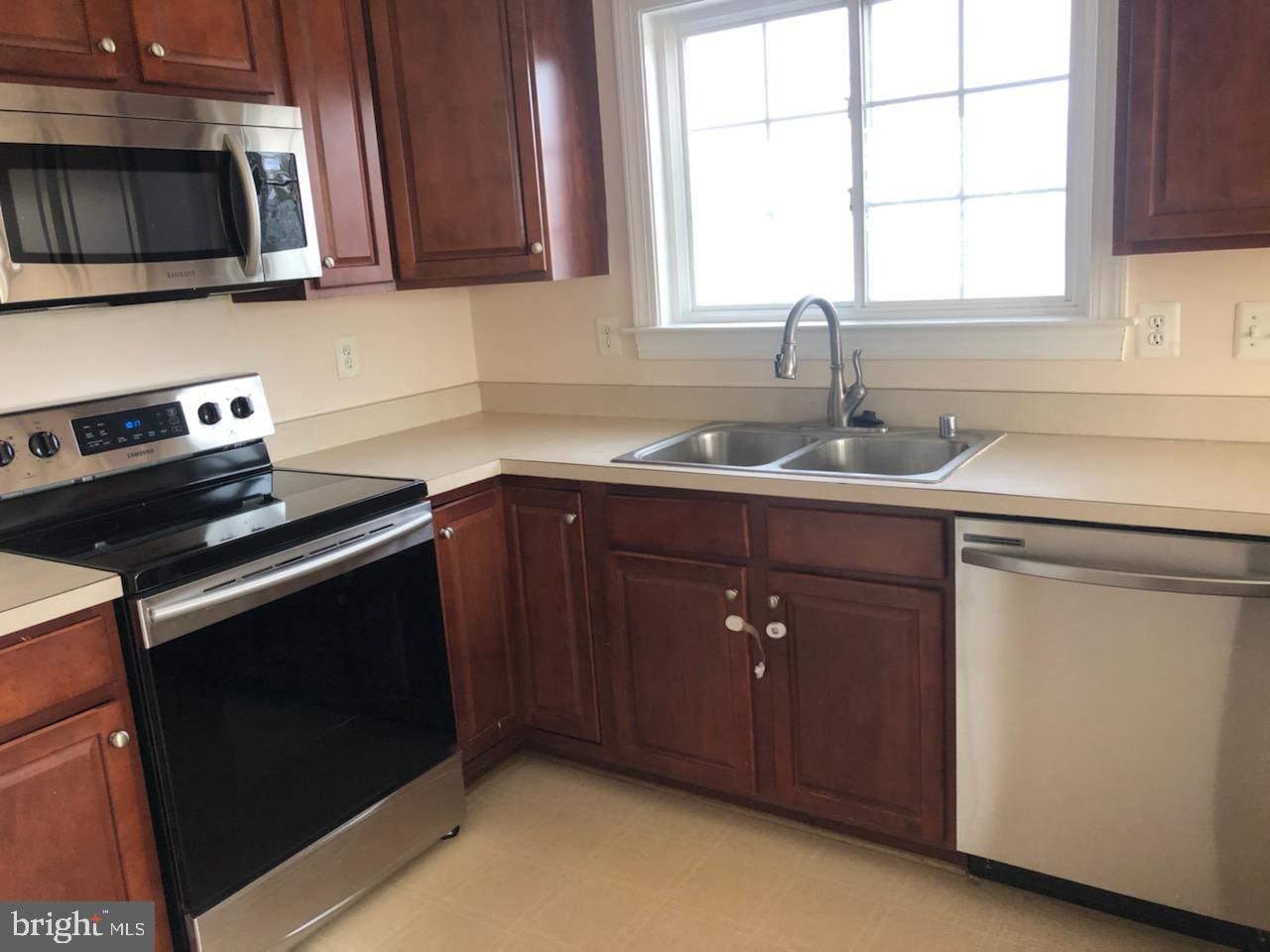 3350 Castle Ridge Circle, Unit 1 Silver Spring, MD 20904 - Photo 2 of 43 Brand New Kitchen Samsung Stainless Appliances