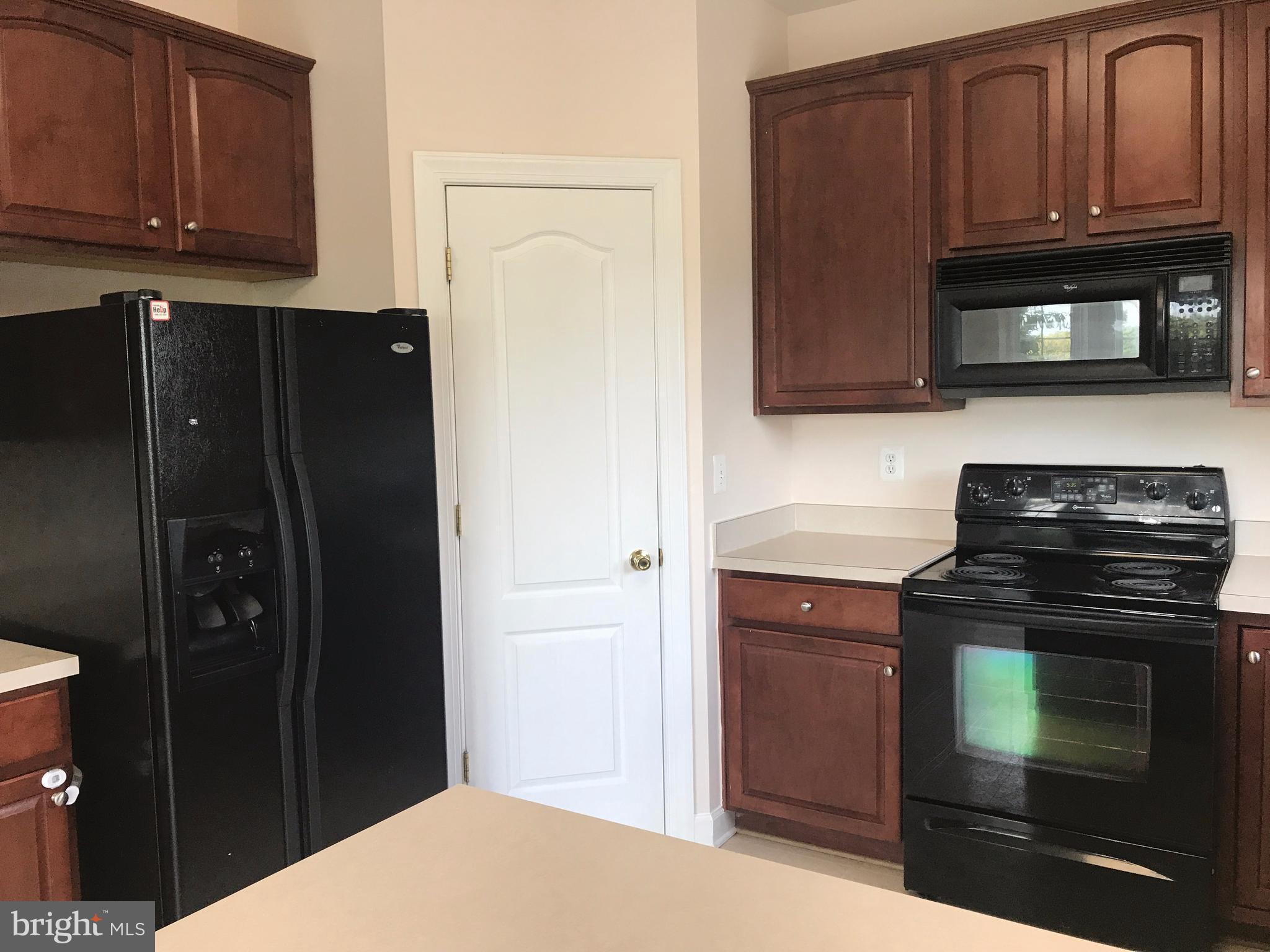 3350 Castle Ridge Circle, Unit 1 Silver Spring, MD 20904 - Photo 4 of 43 Kitchen
