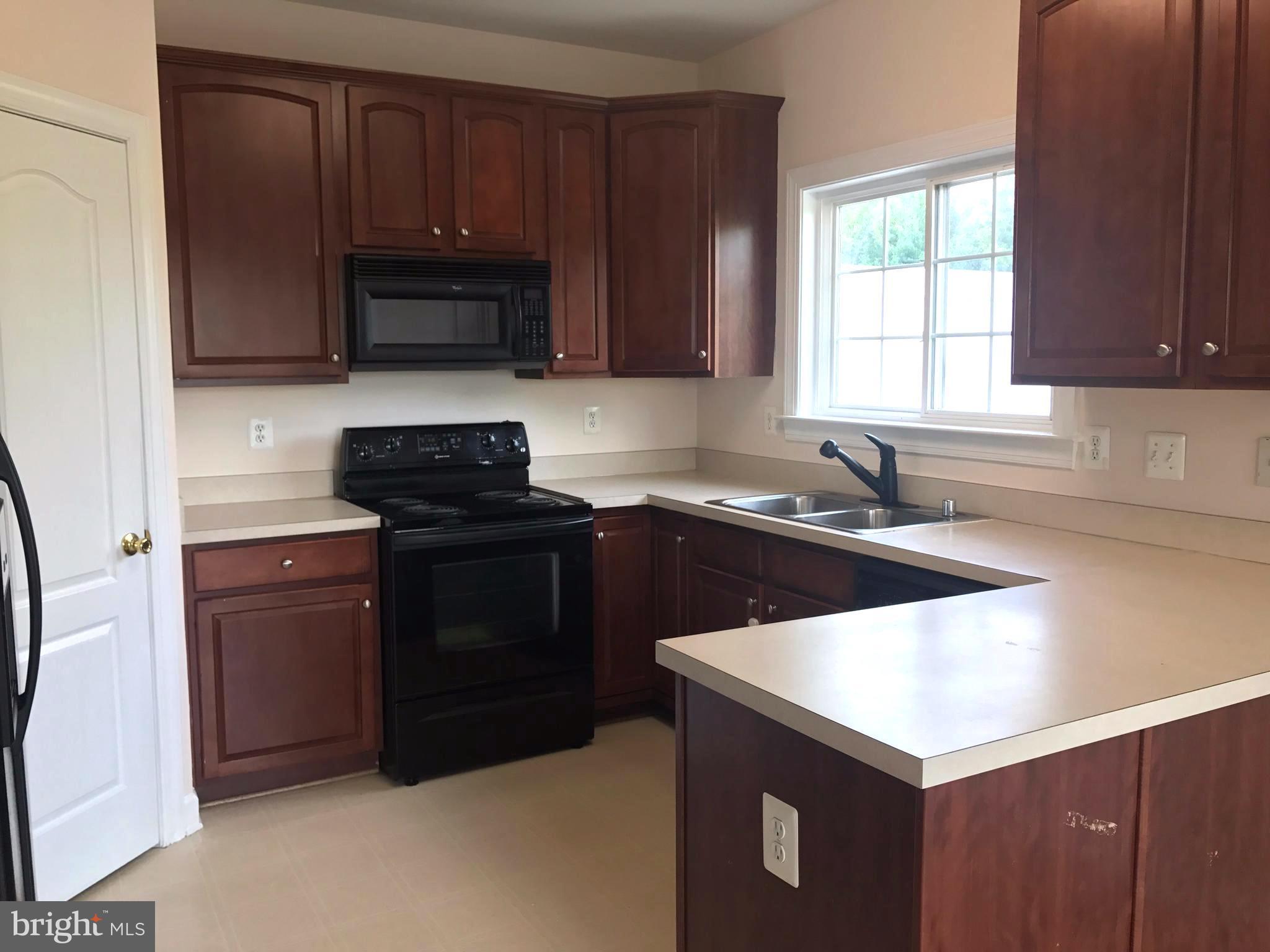 3350 Castle Ridge Circle, Unit 1 Silver Spring, MD 20904 - Photo 5 of 43 Kitchen