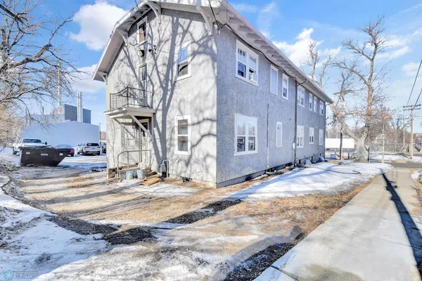 $565,000 | 258-264 College Street Southeast, Valley City, ND 58072