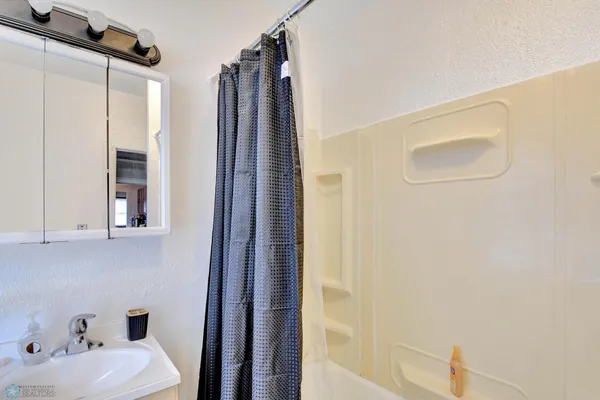 $565,000 | 258-264 College Street Southeast, Valley City, ND 58072