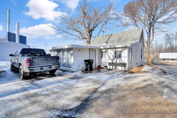 $565,000 | 258-264 College Street Southeast, Valley City, ND 58072