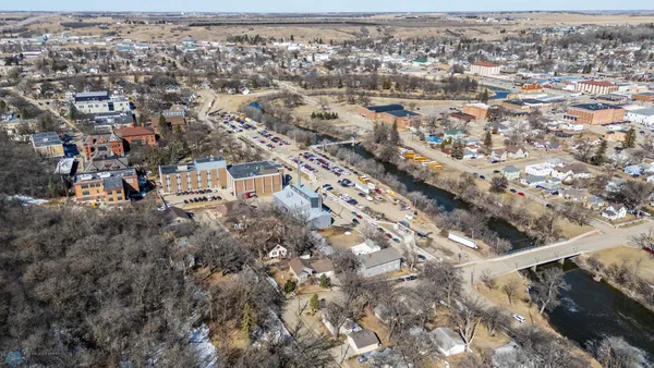 $565,000 | 258-264 College Street Southeast, Valley City, ND 58072