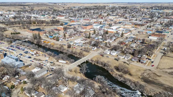 $565,000 | 258-264 College Street Southeast, Valley City, ND 58072