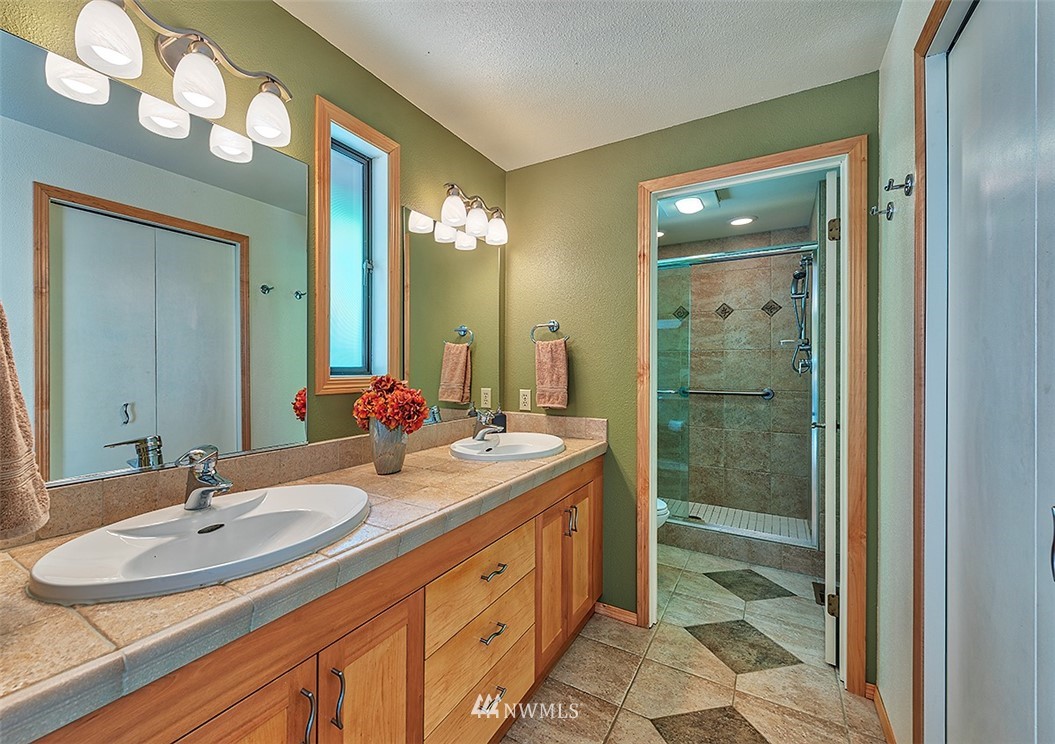 14830 104th Avenue Northeast Bothell, WA 98011 - Photo 14 of 24 Gallery Image 14
