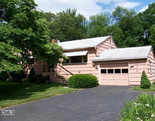 35 Robinwood Road Trumbull, CT 06611 - Photo 1 of 1