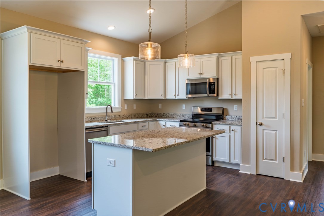 5712 Darlington Heights Road Cullen, VA 23934 - Photo 7 of 31