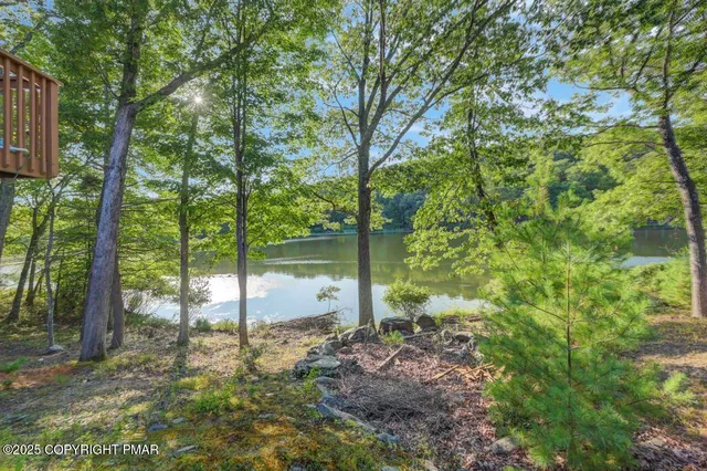 $219,000 | 3305 Windemere Drive, Bushkill, PA 18324