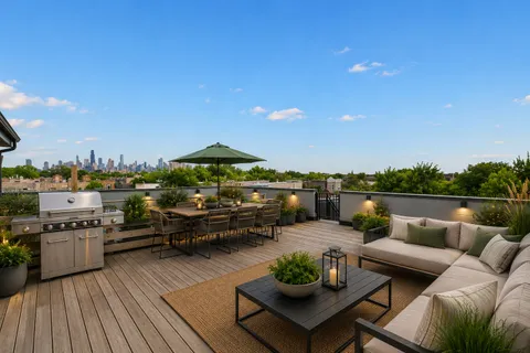 $559,900 | 2733 West Hirsch Street, Unit 3W, Chicago, IL 60622