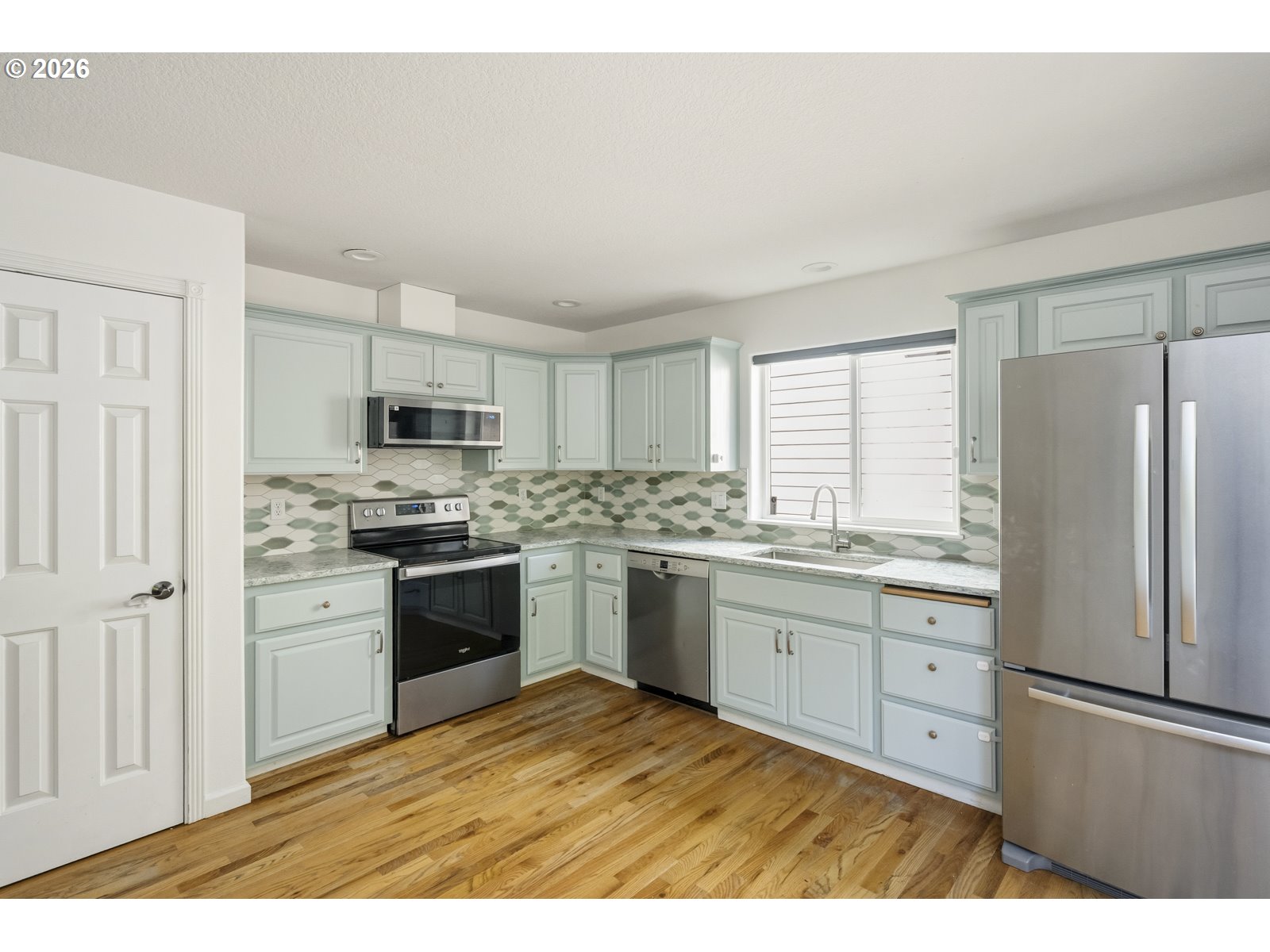 15729 Southeast Hawk Court Portland, OR 97236 - Photo 17 of 39