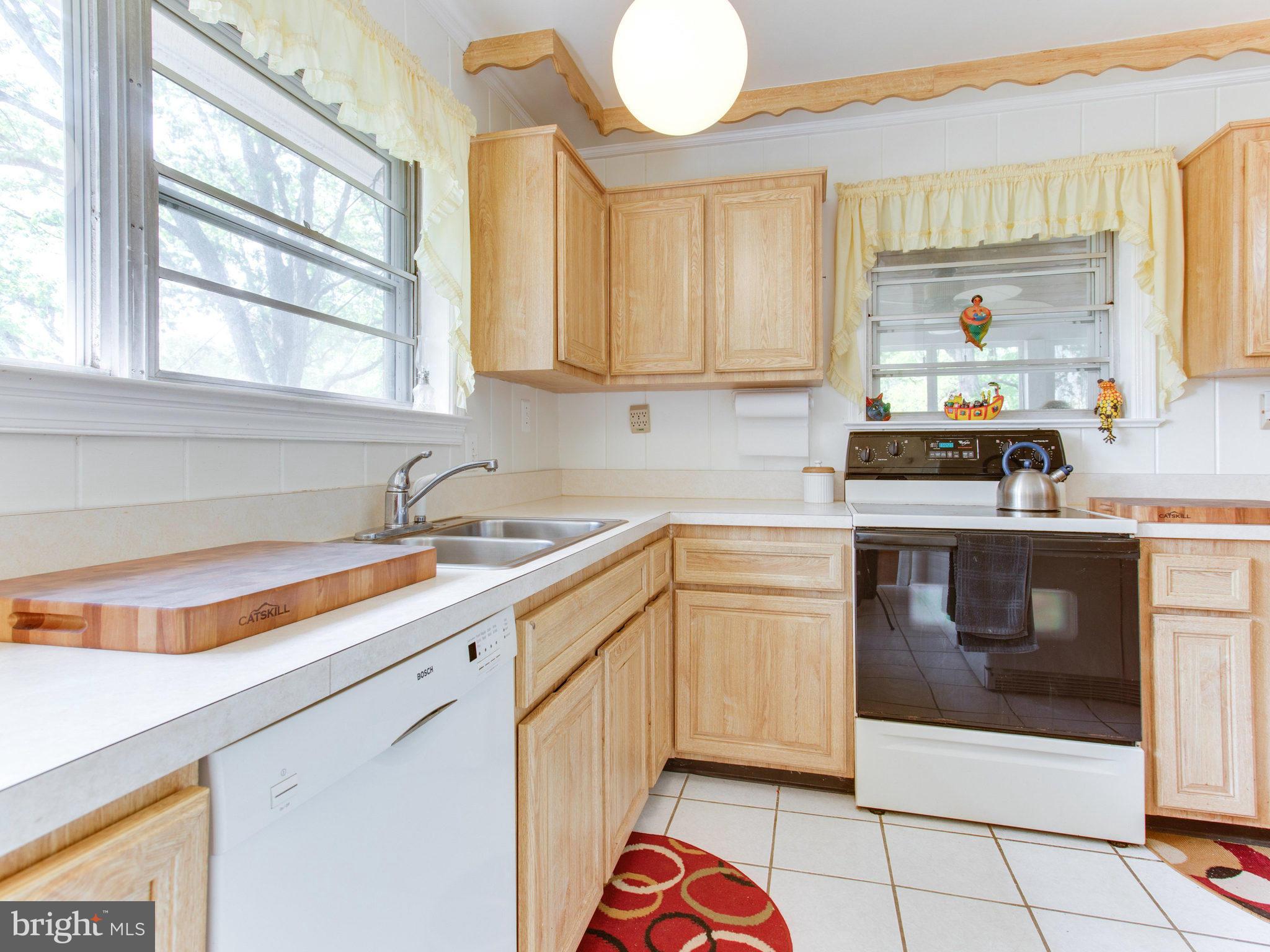 10785 Kinloch Road Silver Spring, MD 20903 - Photo 12 of 30 Kitchen