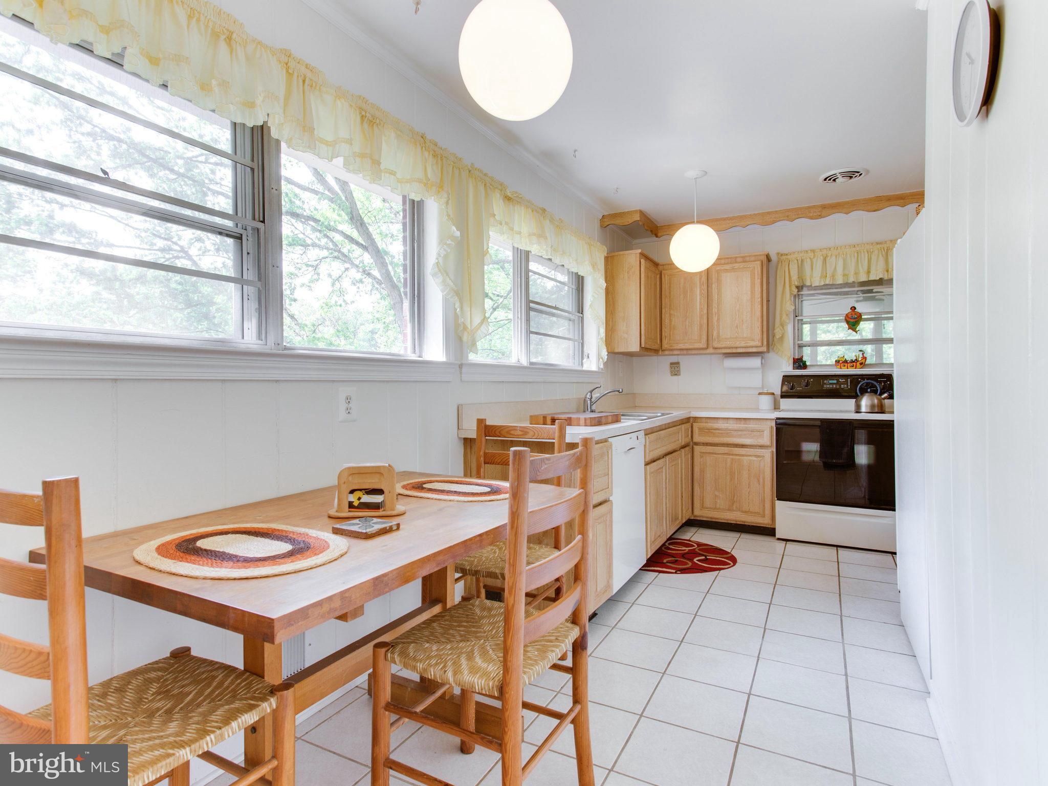 10785 Kinloch Road Silver Spring, MD 20903 - Photo 15 of 30 Kitchen