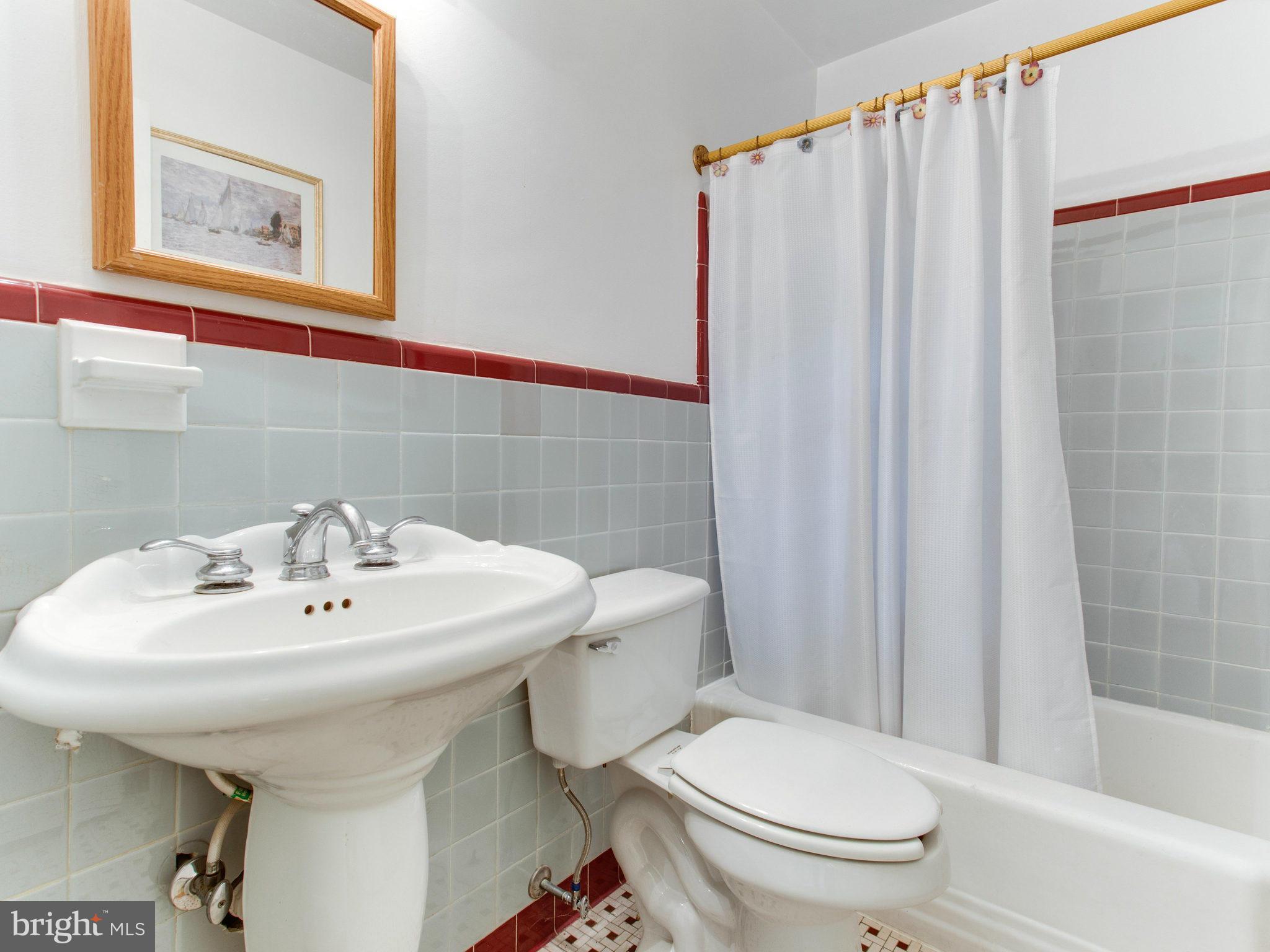 10785 Kinloch Road Silver Spring, MD 20903 - Photo 18 of 30 Bath