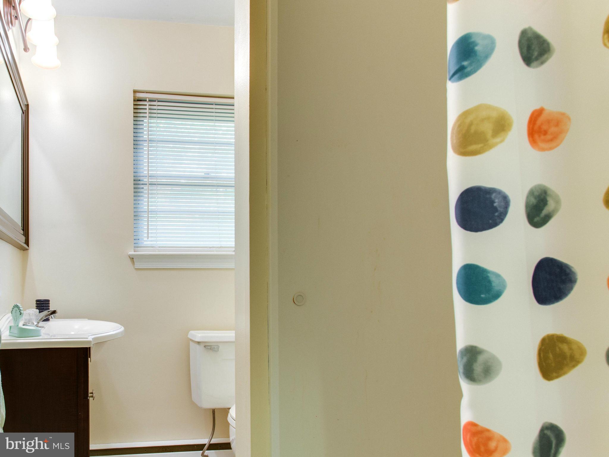 10785 Kinloch Road Silver Spring, MD 20903 - Photo 23 of 30 Bath