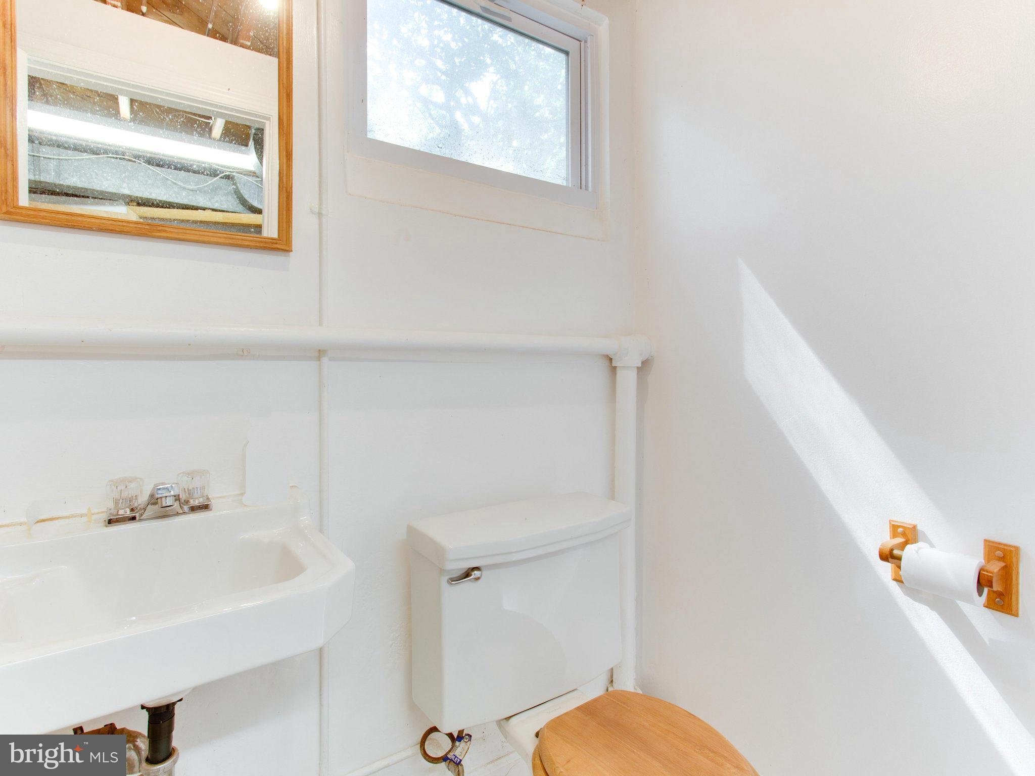 10785 Kinloch Road Silver Spring, MD 20903 - Photo 28 of 30 Basement bath