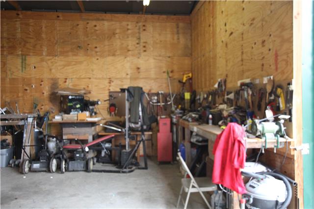 2765 West Saulsbury Road Lebanon, TN 37090 - Photo 14 of 17 Work Bench and Peg Board