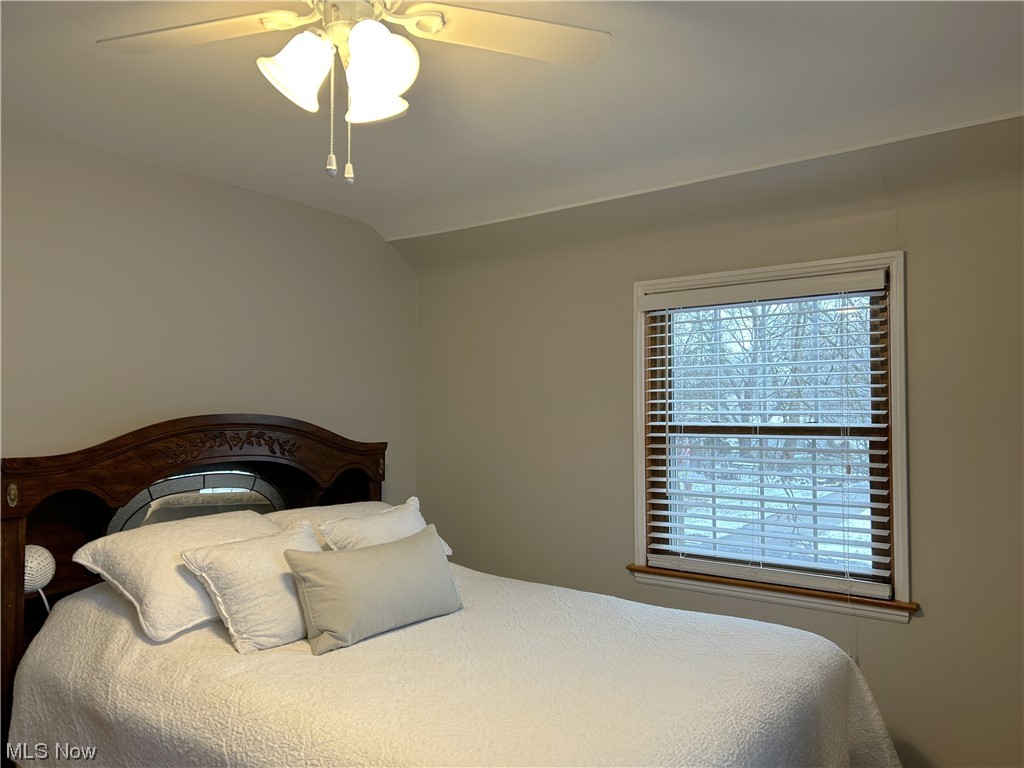 1748 Sunview Road Lyndhurst, OH 44124 - Photo 29 of 41 Bedroom.