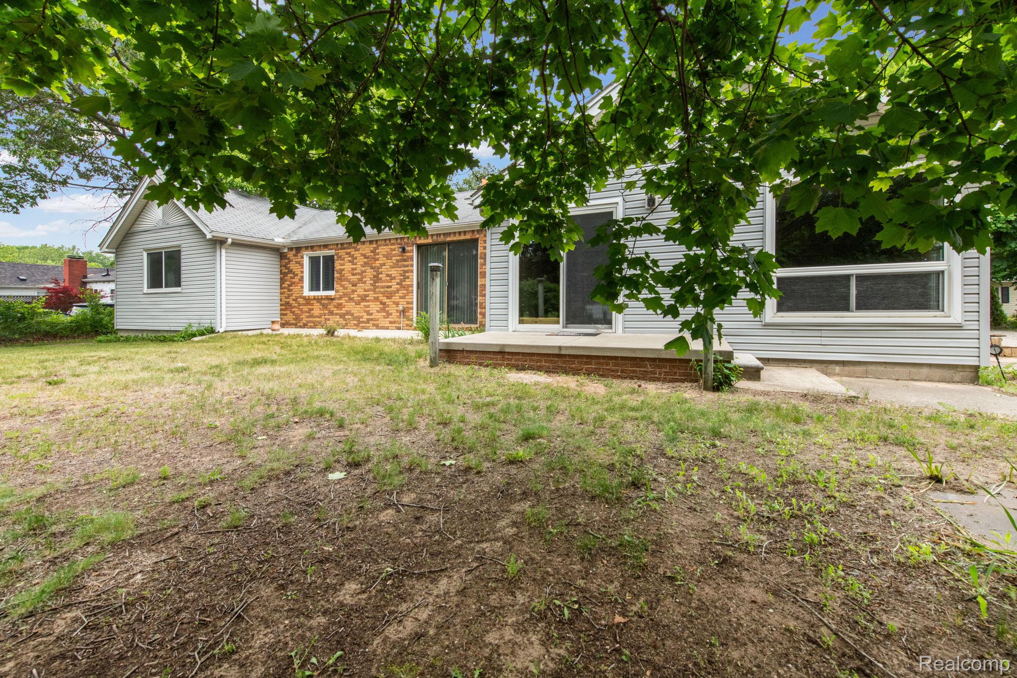 19227 Gudith Road Trenton, MI 48183 - Photo 4 of 33 30-web-or-mls-19227-gudith-rd.jpg