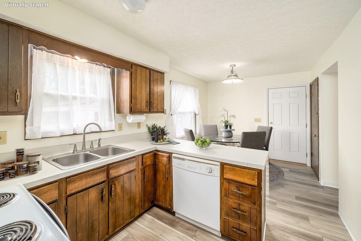 3500 Maize Road Columbus, OH 43224 - Photo 8 of 31 Kitchen