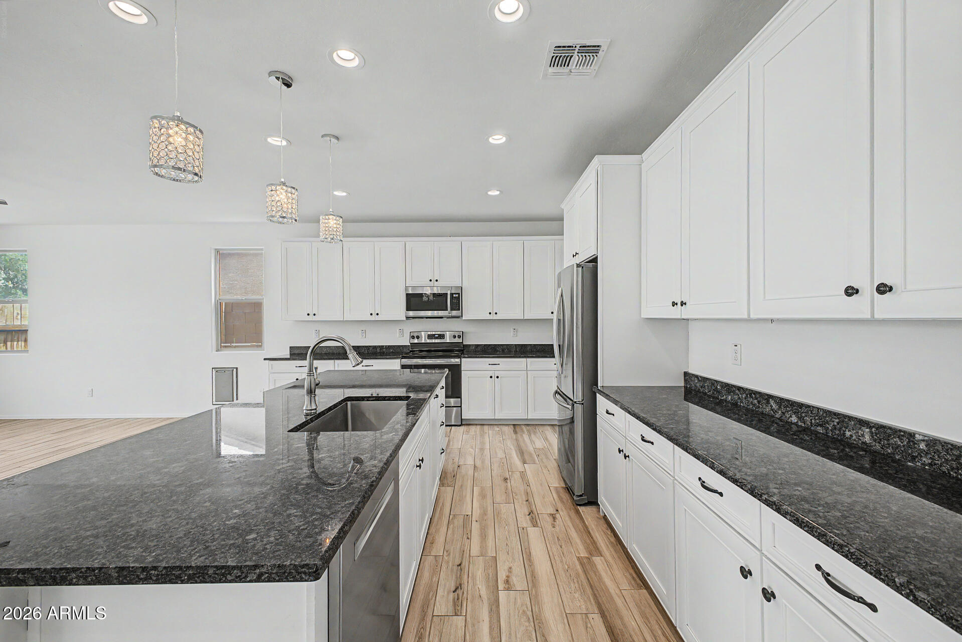 8010 West Atlantis Way Phoenix, AZ 85043 - Photo 20 of 41