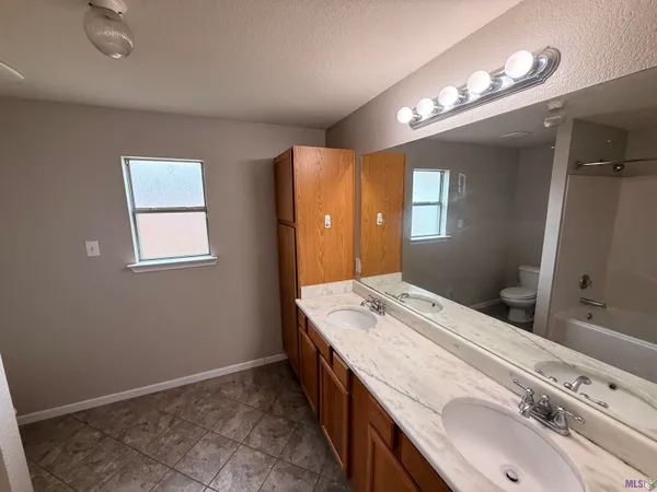 $1,900 | 12862 Bonnie Bleu Drive, Denham Springs, LA 70726