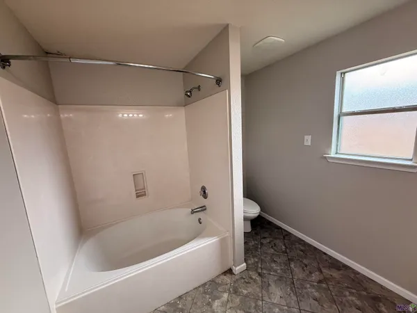$1,900 | 12862 Bonnie Bleu Drive, Denham Springs, LA 70726