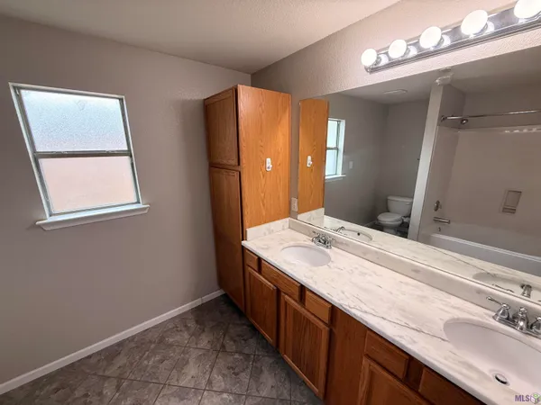 $1,900 | 12862 Bonnie Bleu Drive, Denham Springs, LA 70726