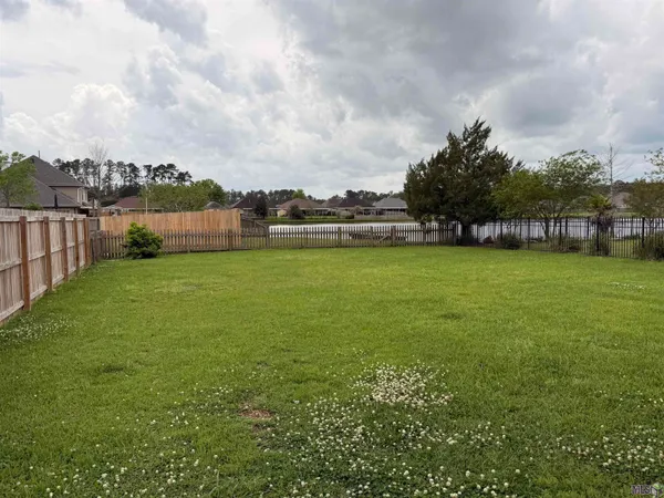 $1,900 | 12862 Bonnie Bleu Drive, Denham Springs, LA 70726