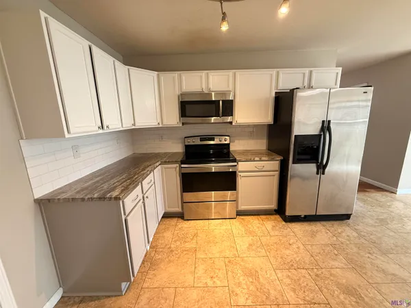 $1,900 | 12862 Bonnie Bleu Drive, Denham Springs, LA 70726