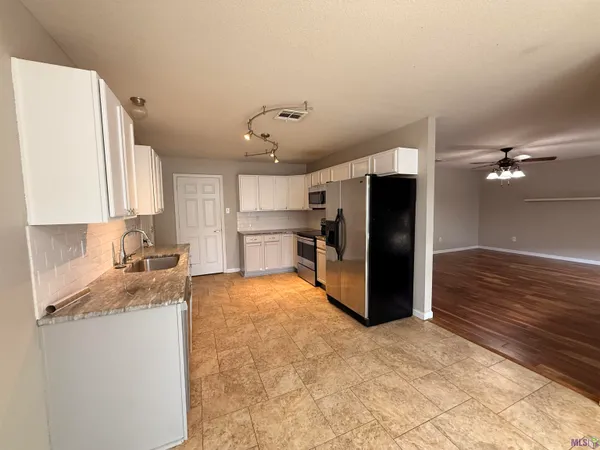 $1,900 | 12862 Bonnie Bleu Drive, Denham Springs, LA 70726
