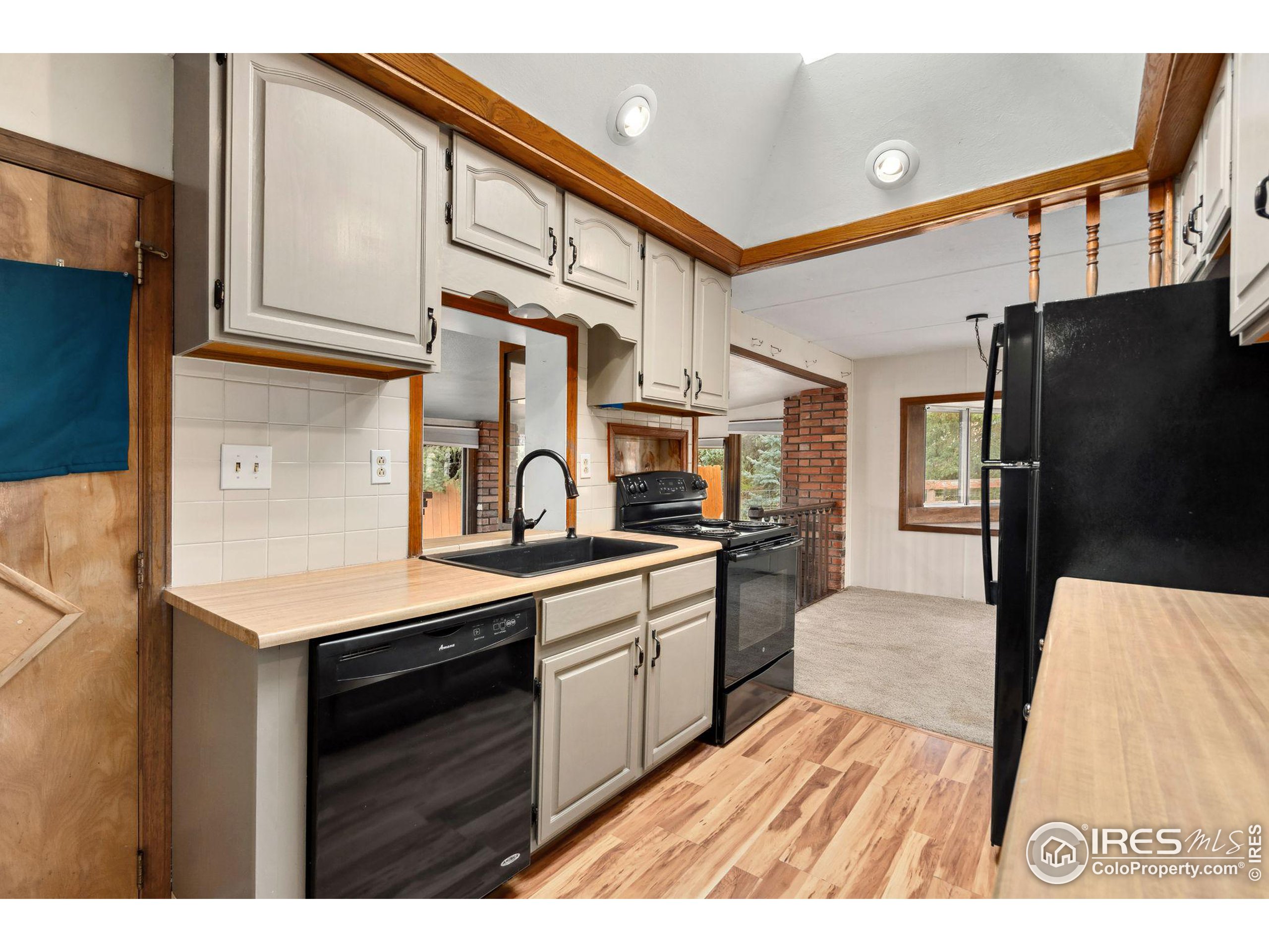 2720 North Co Road 23 Bellvue, CO 80512 - Photo 15 of 31