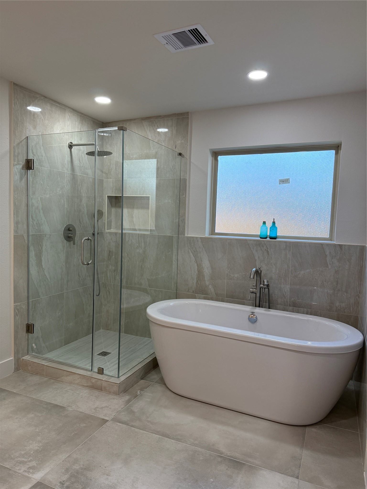 4301 Charleston Street Houston, TX 77021 - Photo 12 of 24 Master Bathroom #1