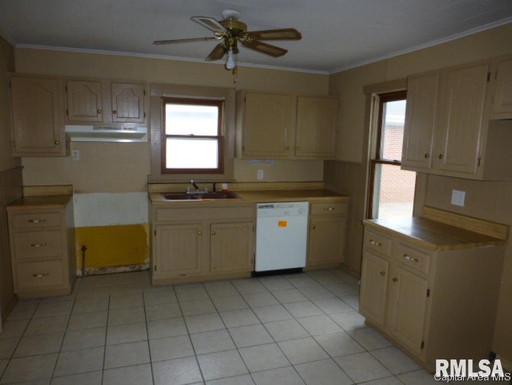 3137 Carman Avenue Springfield, IL 62703 - Photo 4 of 14 Gallery Image 4