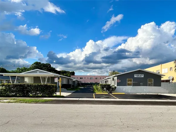 $1,600 | 2215 Madison Street, Unit 5, Hollywood, FL 33020