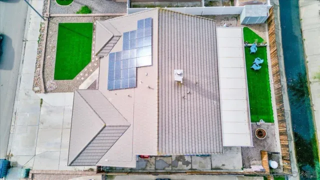 a picture of outdoor space with outdoor seating