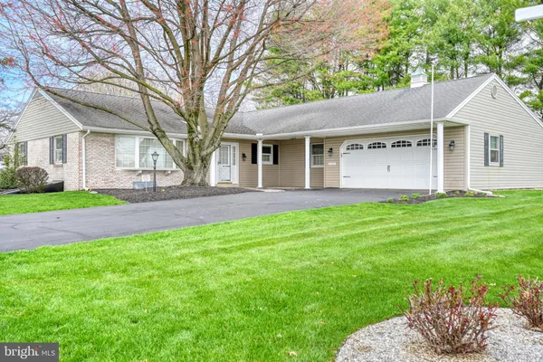 $224,999 | 601 North College Street, Myerstown, PA 17067