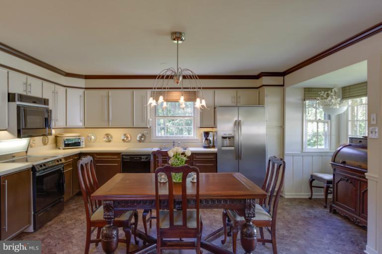 8401 Brook Road McLean, VA 22102 - Photo 11 of 28 Kitchen