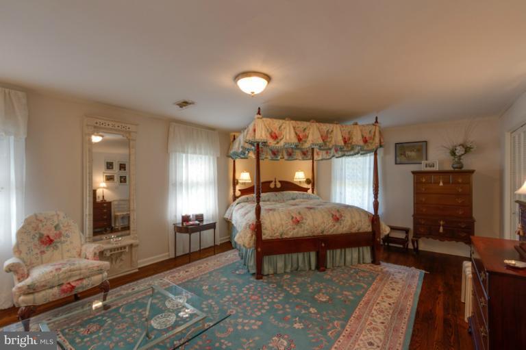 8401 Brook Road McLean, VA 22102 - Photo 12 of 28 Bedroom (Master)