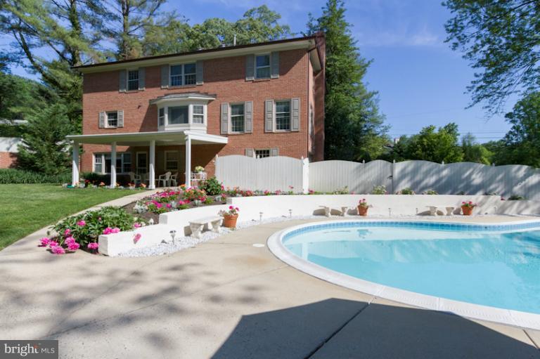 8401 Brook Road McLean, VA 22102 - Photo 23 of 28 Exterior (Rear)