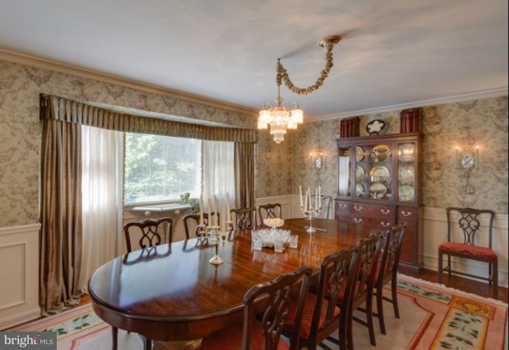 8401 Brook Road McLean, VA 22102 - Photo 6 of 28 Dining Room