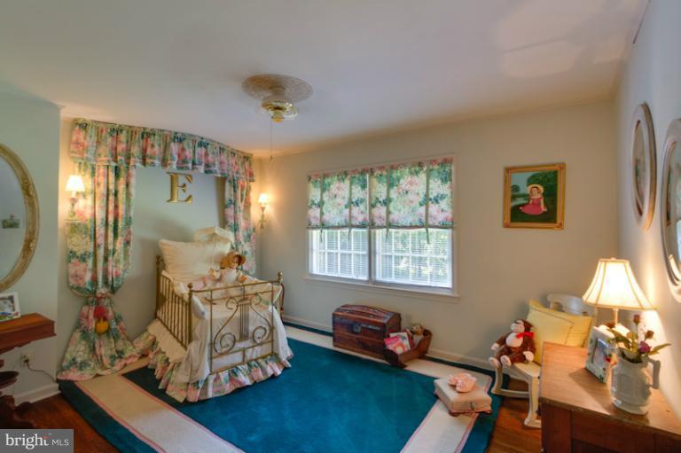 8401 Brook Road McLean, VA 22102 - Photo 7 of 28 Bedroom