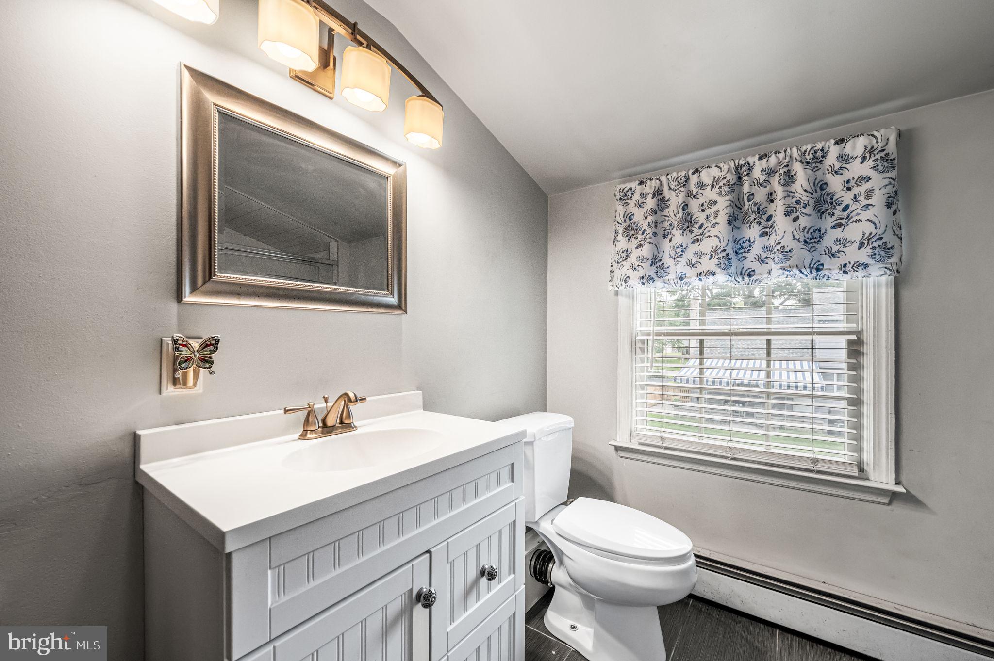502 Brookhaven Road Wallingford, PA 19086 - Photo 33 of 48 Ensuite bath in 2nd primary