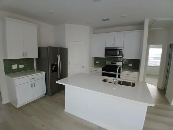$2,700 | 600 Clover Crk Drive, McKinney, TX 75071