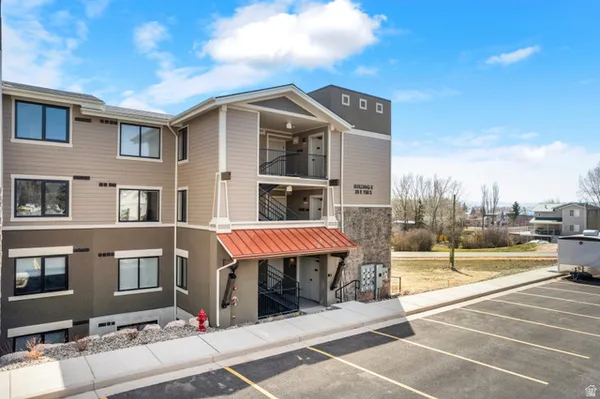 $695,000 | 35 East 150th South, Unit E101, Garden City, UT 84028