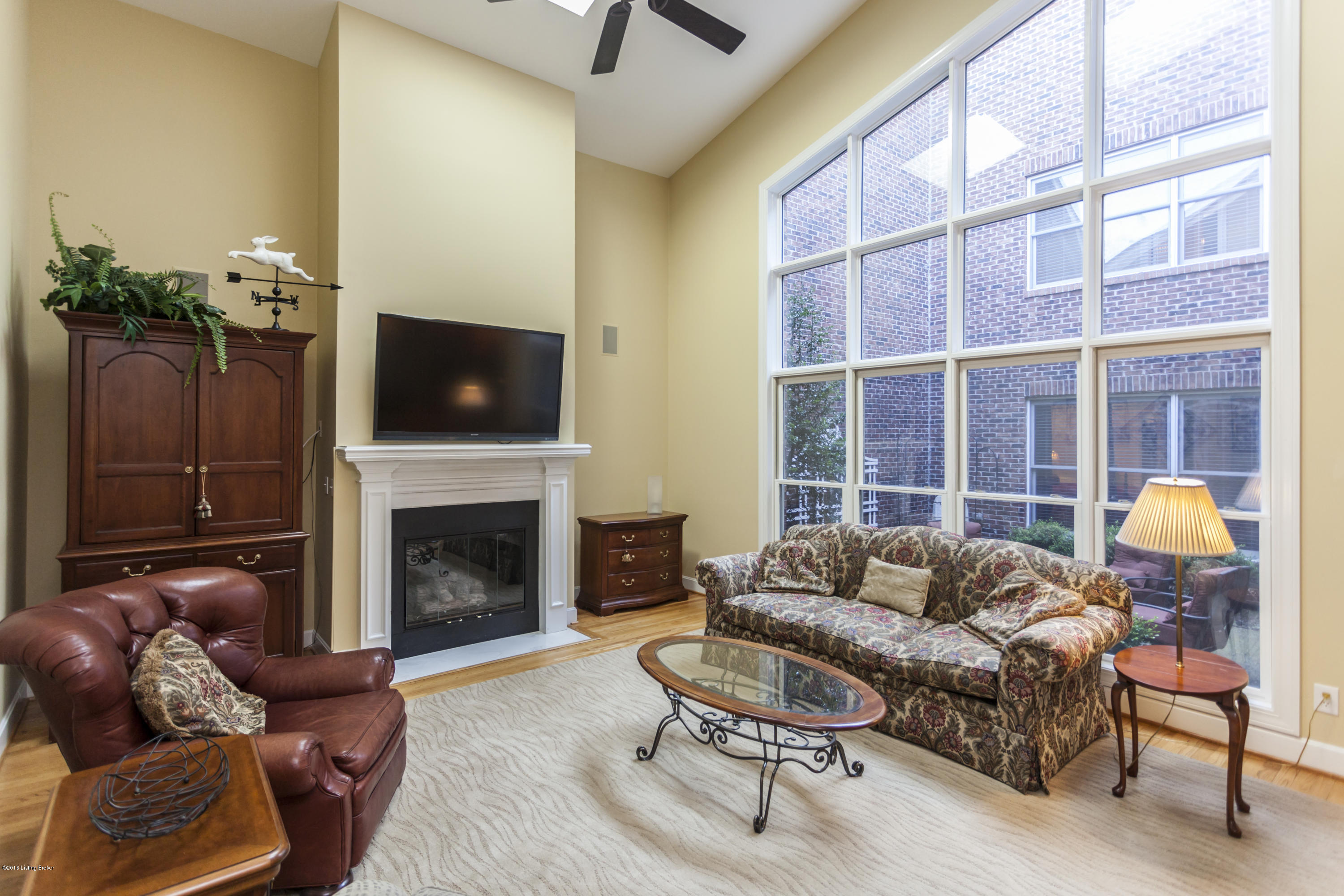 2404 Dundee Road, Unit 7 Louisville, KY 40205 - Photo 6 of 34 Family Room