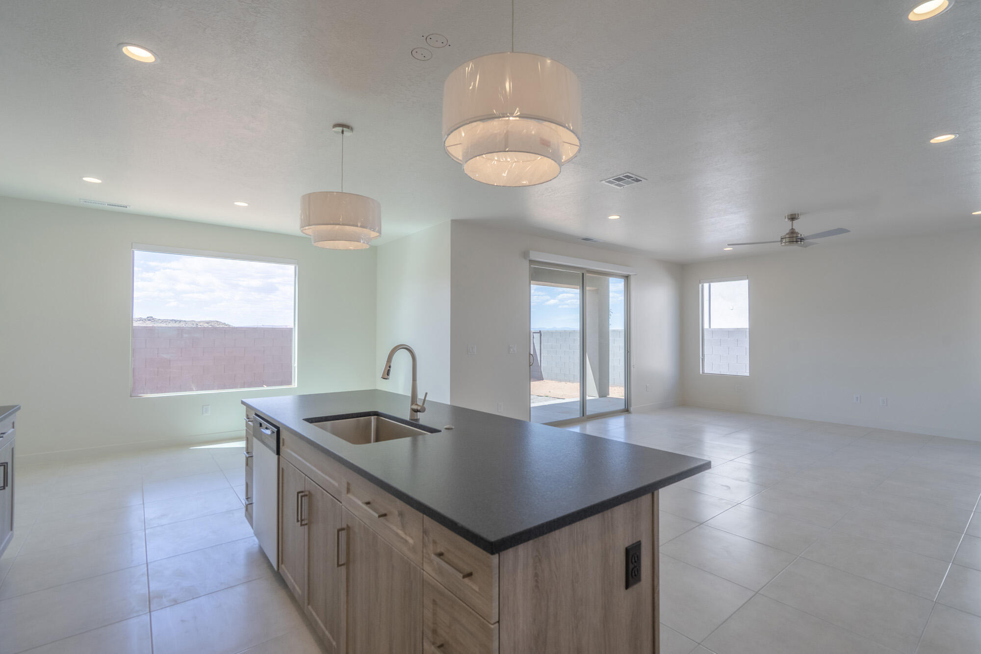 2936 West 570 North Hurricane, UT 84737 - Photo 29 of 82 Kitchen